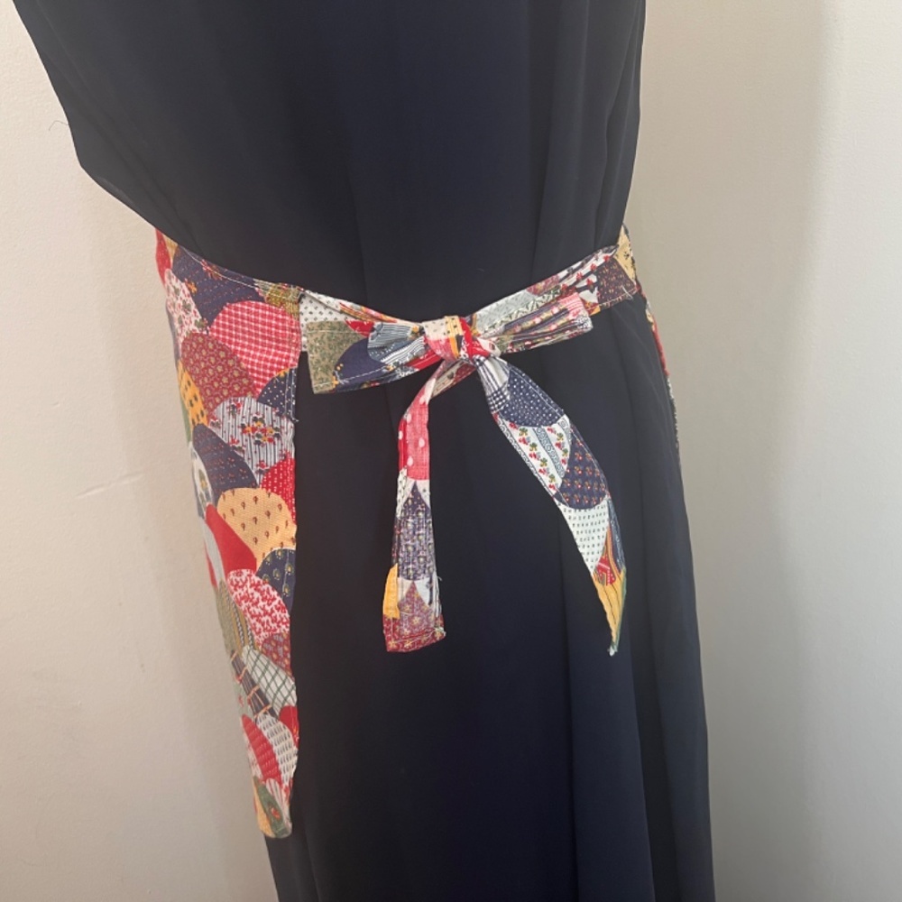 Pachwork looking cotton apron - so cute! - Picture 3 of 9